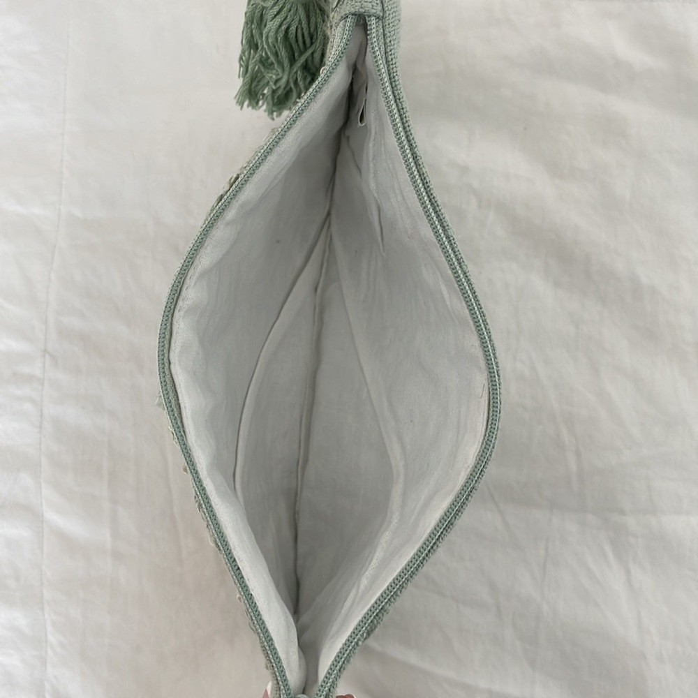Embroidered pouch - Picture 4 of 4